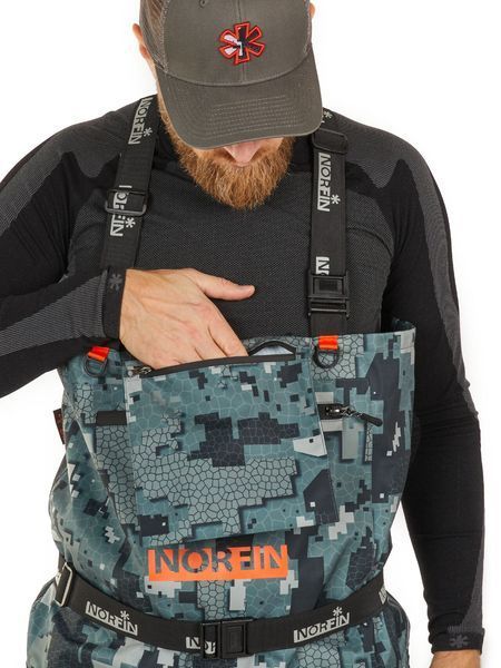 Полукомбинезон заброд. Norfin PILOT CAMO BOOTFOOT р.43-M с сапогами резина 83400-43-M фото